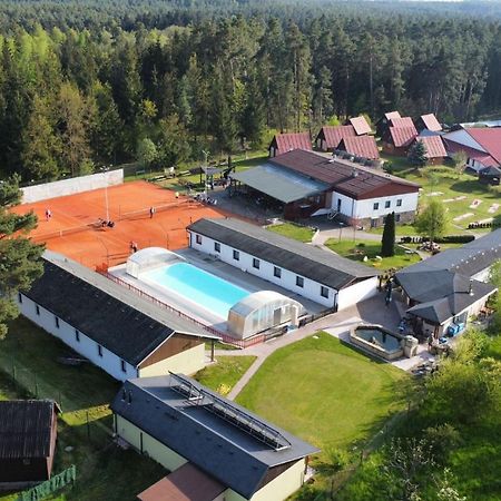 Raj Sportovni A Rekreacni Resort Branzez Knezmost ภายนอก รูปภาพ