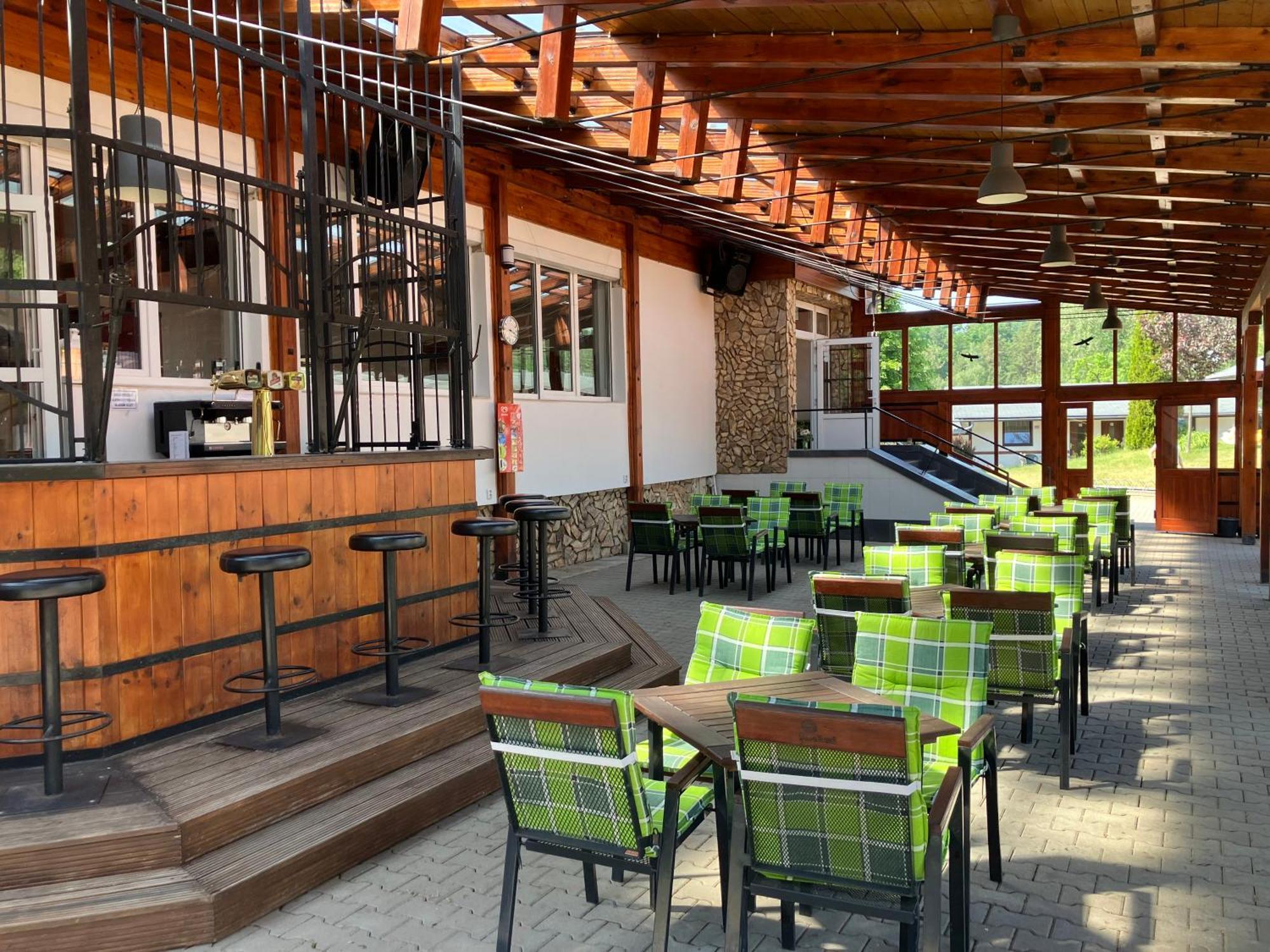 Raj Sportovni A Rekreacni Resort Branzez Knezmost ภายนอก รูปภาพ