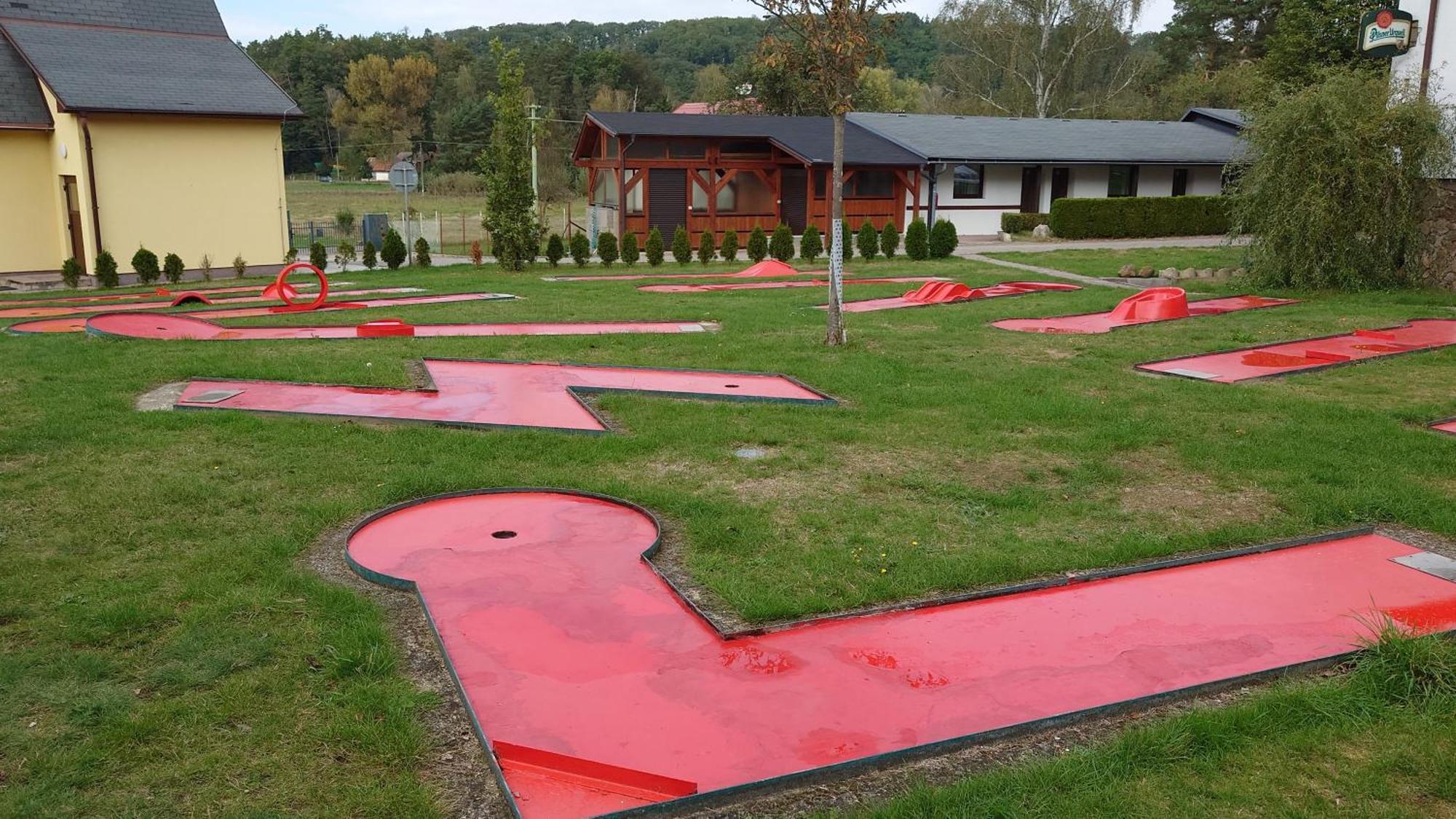 Raj Sportovni A Rekreacni Resort Branzez Knezmost ภายนอก รูปภาพ