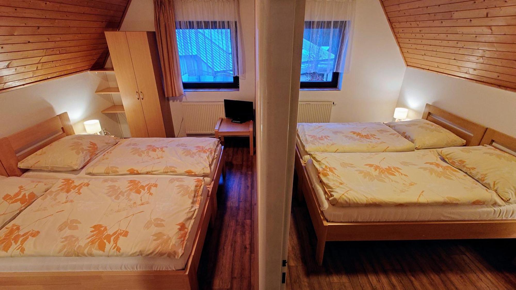 Raj Sportovni A Rekreacni Resort Branzez Knezmost ภายนอก รูปภาพ