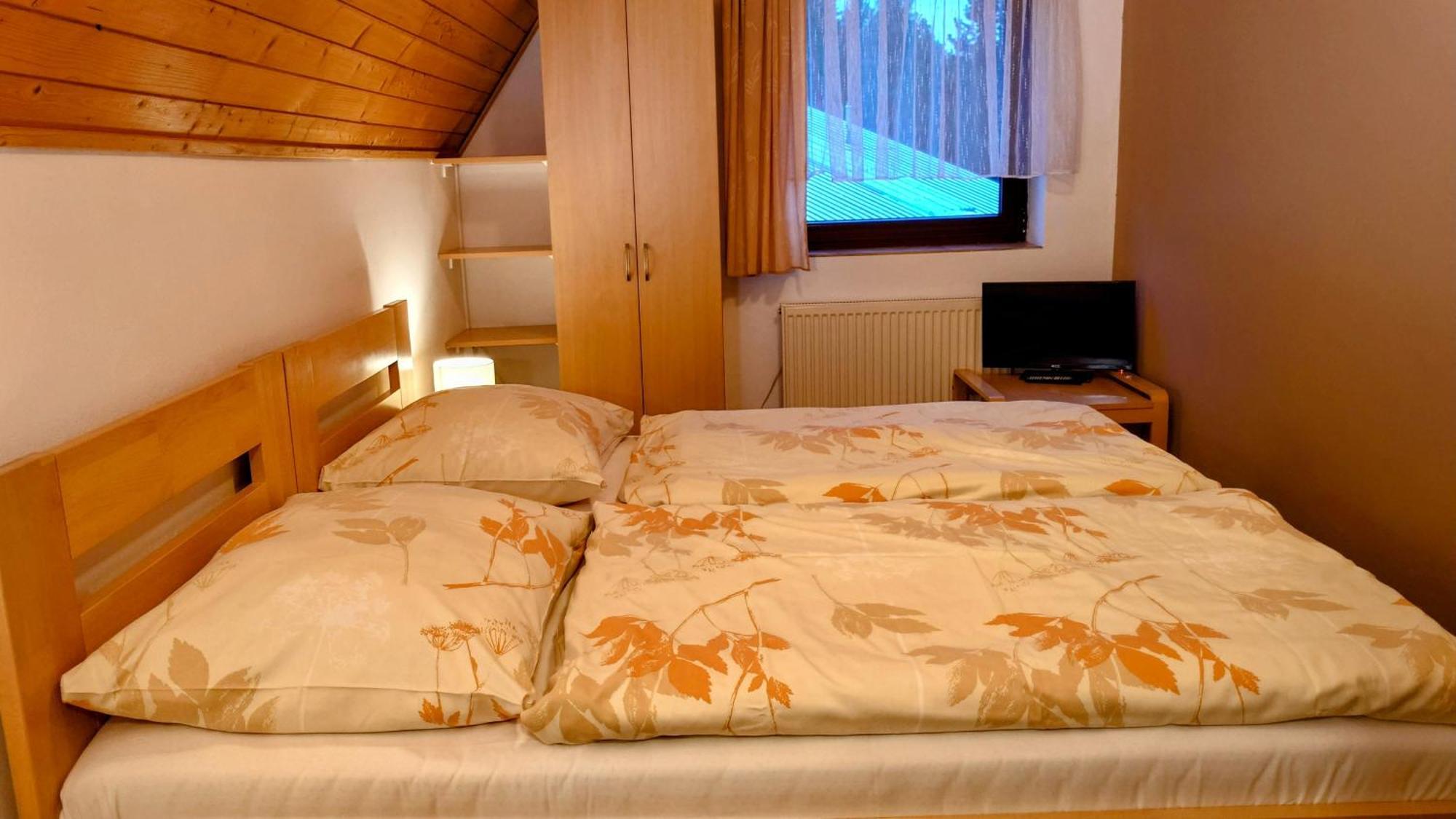 Raj Sportovni A Rekreacni Resort Branzez Knezmost ภายนอก รูปภาพ