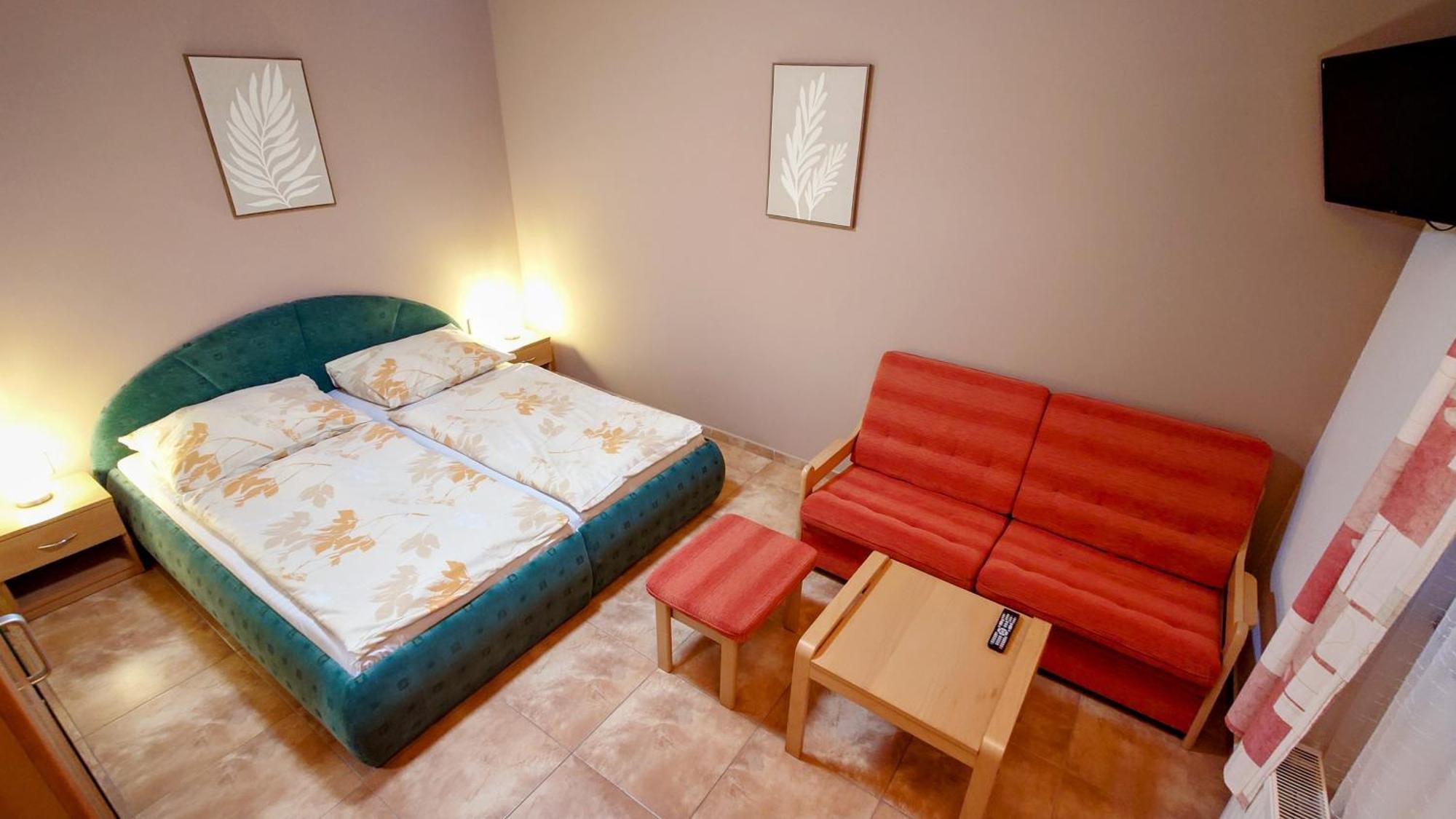Raj Sportovni A Rekreacni Resort Branzez Knezmost ภายนอก รูปภาพ