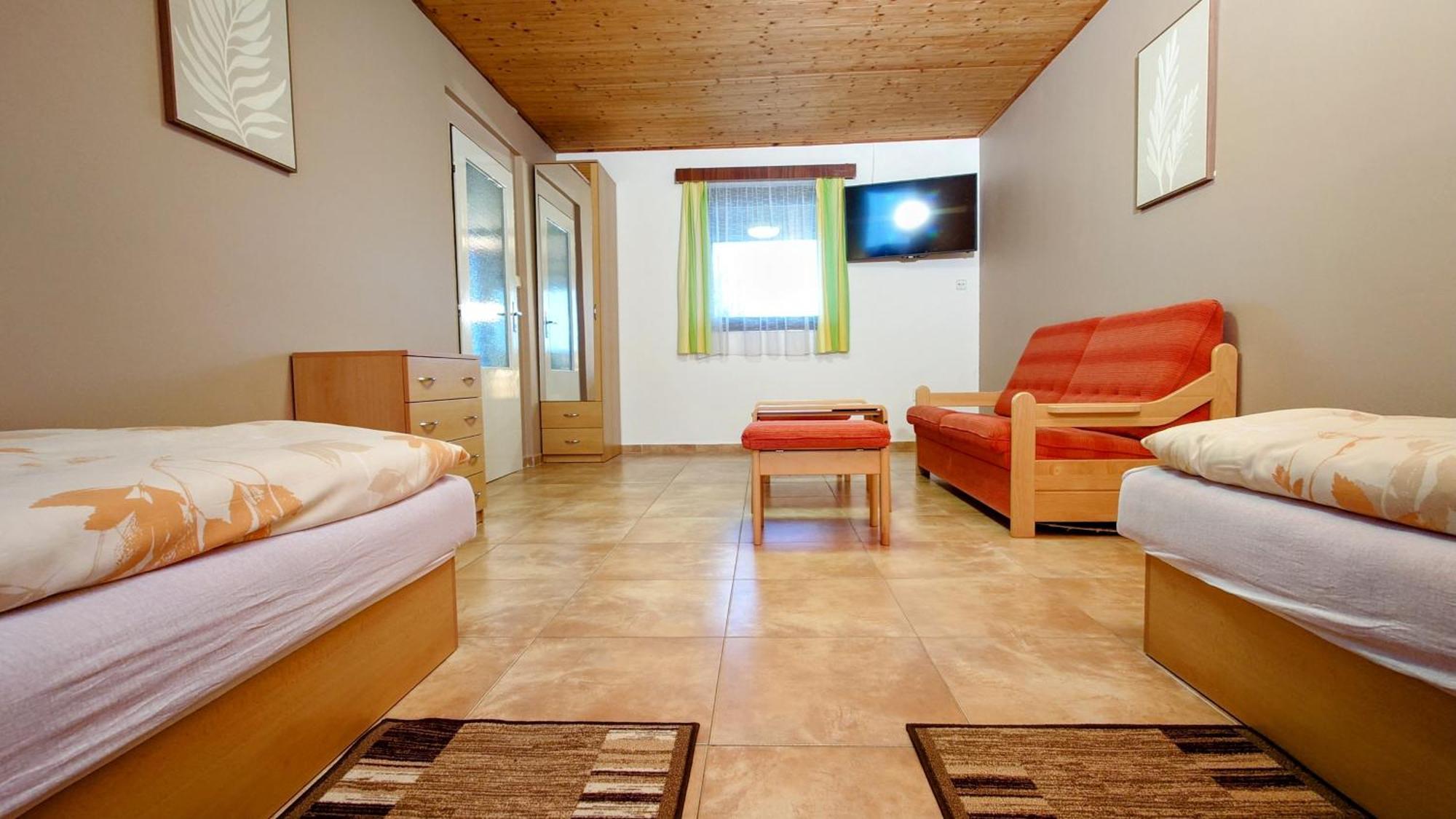 Raj Sportovni A Rekreacni Resort Branzez Knezmost ภายนอก รูปภาพ