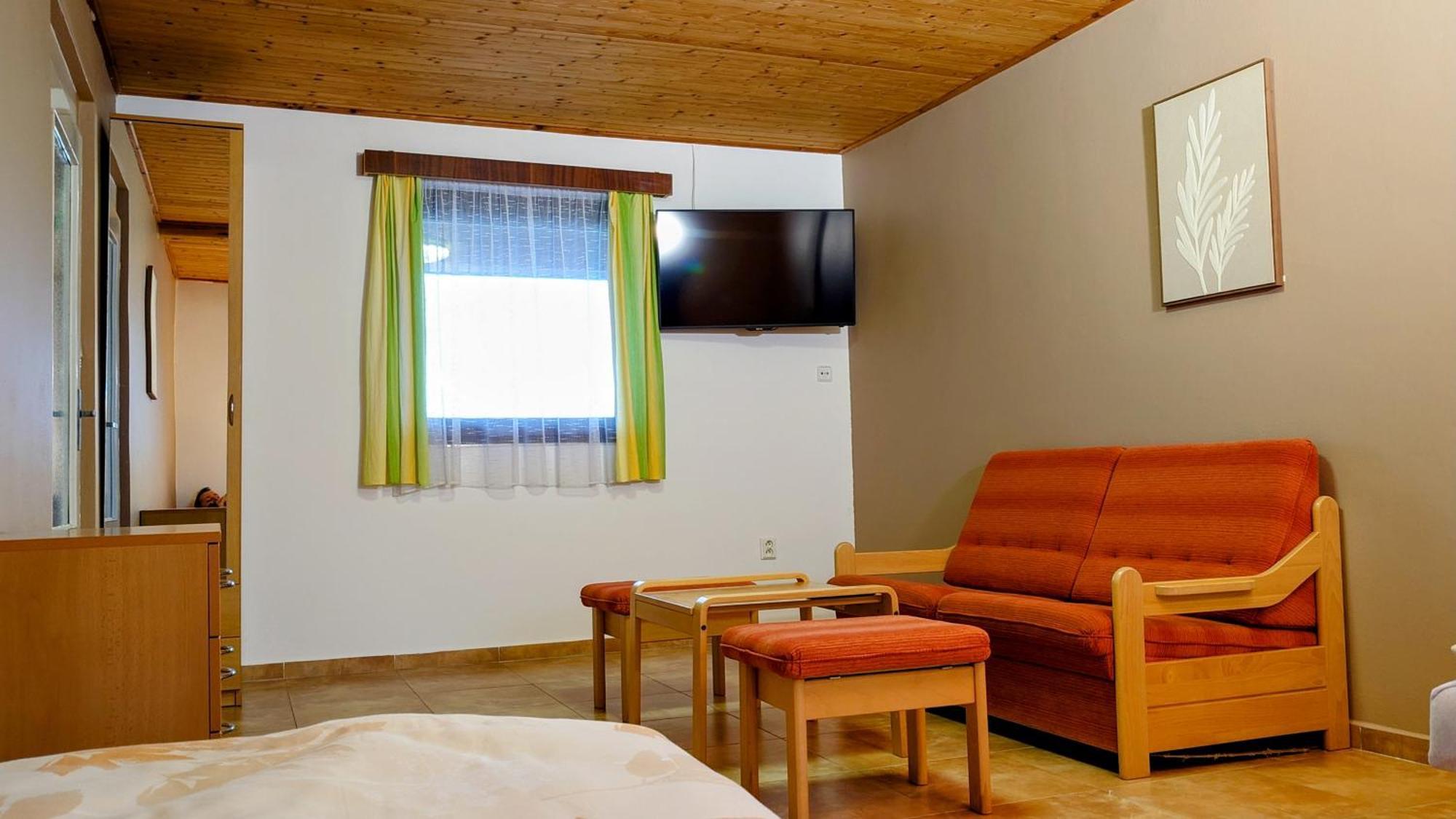 Raj Sportovni A Rekreacni Resort Branzez Knezmost ภายนอก รูปภาพ
