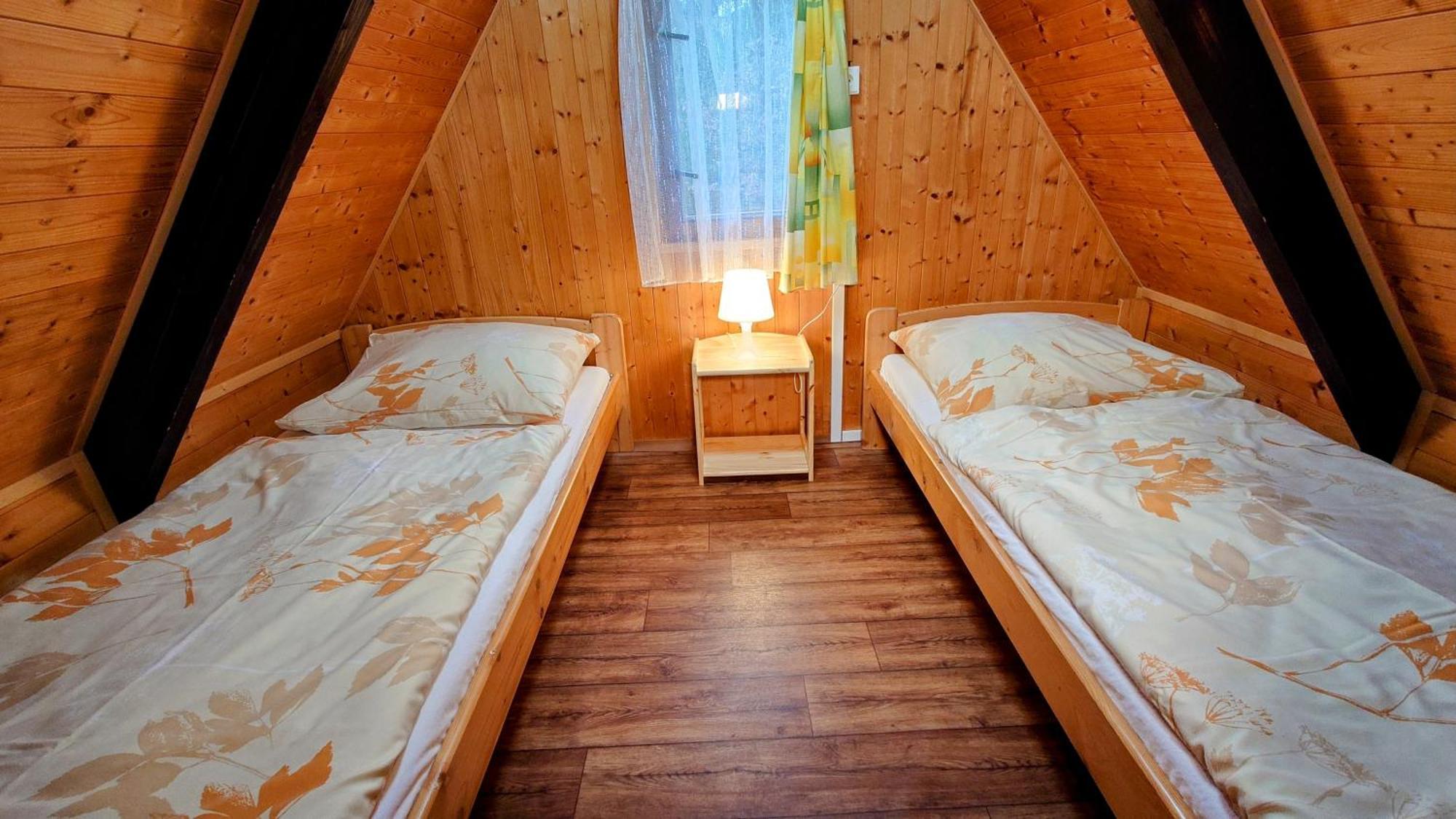 Raj Sportovni A Rekreacni Resort Branzez Knezmost ภายนอก รูปภาพ